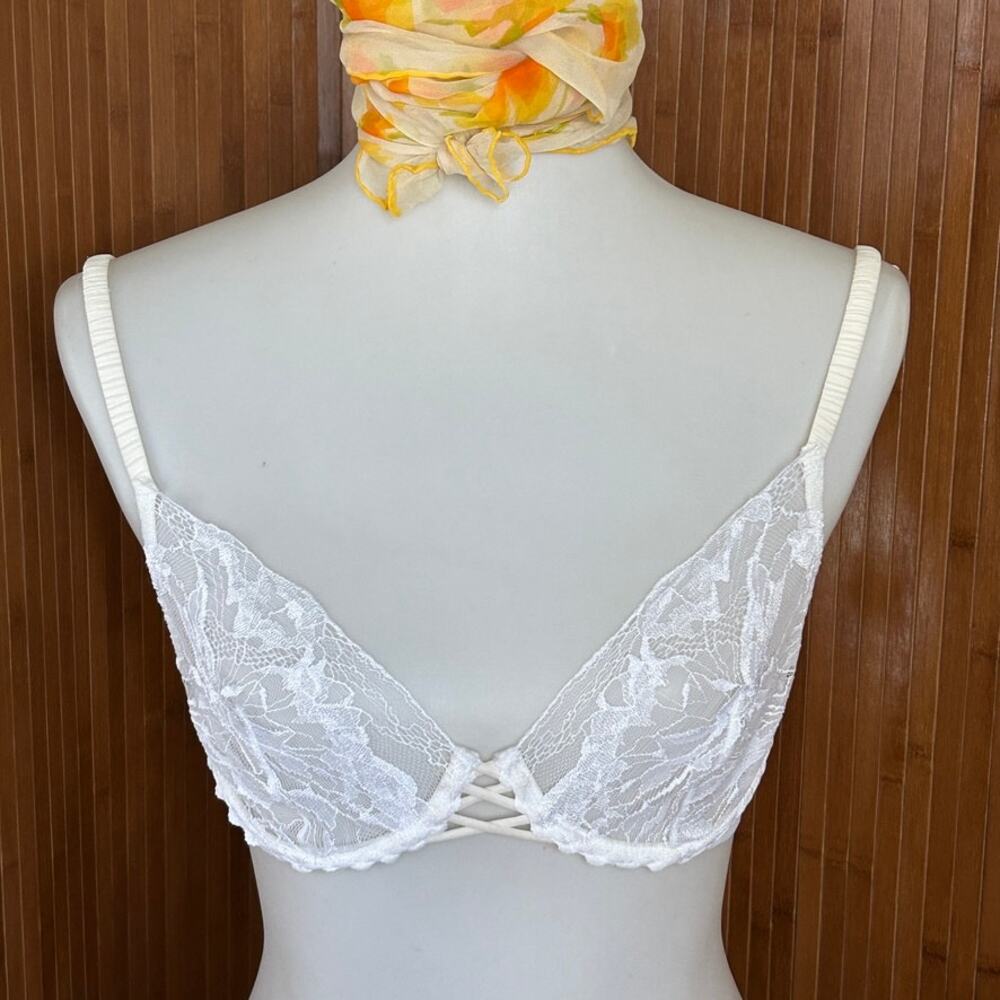 Vintage Y2K La Perla White Lace Underwire Balconette Bra 32C